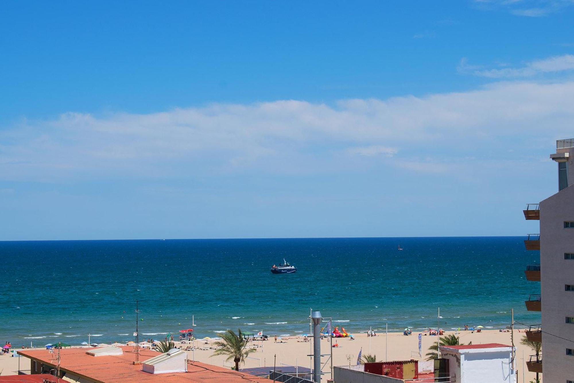 El Tiburon - Piso con espectaculares vistas al mar - solo para familias ideal para 4 personas Playa de Gandía Exterior foto