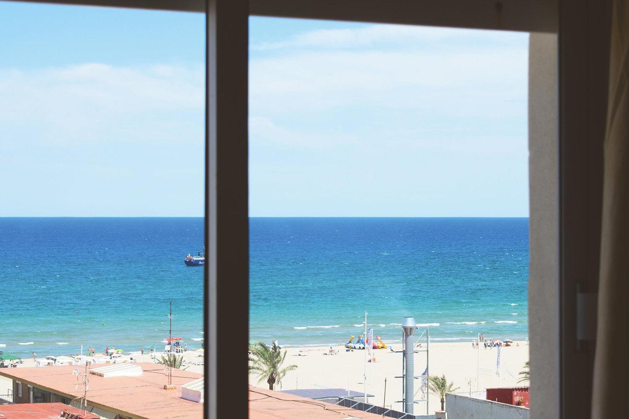 El Tiburon - Piso con espectaculares vistas al mar - solo para familias ideal para 4 personas Playa de Gandía Exterior foto
